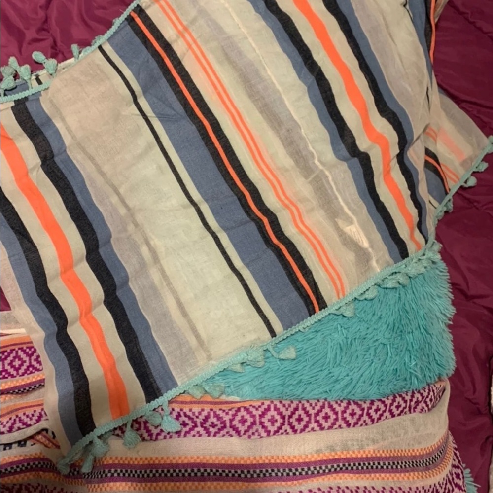 2 loop scarves - Picture 2 of 2